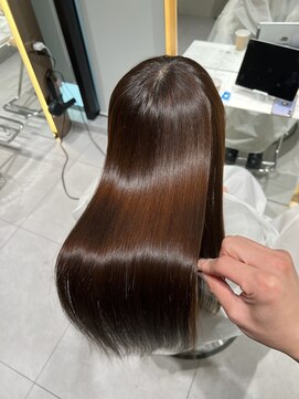 ロンドメリア 天神大名店(Lond Melia) ★グレージュカラー斜めバングデザインカラーシルキー ベージュ