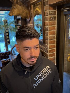 バレス 田町(BALES) スキンフェードフェザーアップ