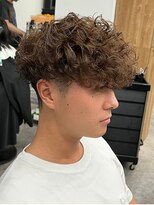 エルマーク 梅田(L-MARK)&nbsp;スペインカールスパイラルパーマツイストパーマフェード短髪