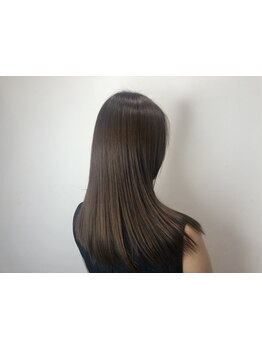 『髪質改善ストレートデビュー』まっすぐになり過ぎず、ナチュラルな仕上がりのうる艶ストレートに◎