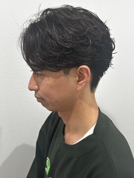 ニアウ 高崎店(Niau) メンズセンターパートニュアンスフェザーパーマ群馬高崎眉毛