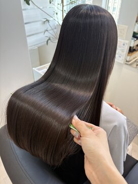 エミュスト(Emuest) 20代30代　髪質改善トリートメント　髪質改善ストレート