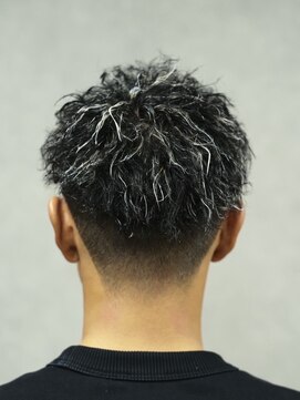 スター(STAR) メンズフェード×ホワイトメッシュ×ツイストスパイラル