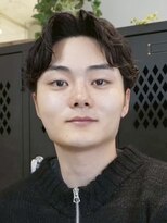 シキ(SIKI)&nbsp;ナチュラルショートメンズカット透明感カラーパーマ髪質改善