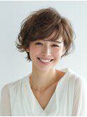 40代　前髪ハイライト耳掛けショート