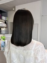 ログ(log)&nbsp;ニュアンスパーマ　髪質改善カラー　顔まわり　レイヤー　艶髪
