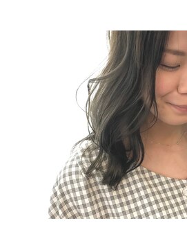 アローズソワン(HELLO'S SOIN) 透明感たっぷりシルバーグレージュ　2/5