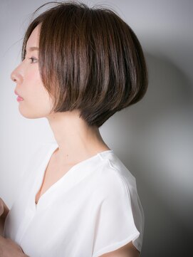 カバーヘア ブリス 大宮西口(COVER HAIR bliss) センターパートで小顔♪前下がり大人ボブs大宮30代40代50代
