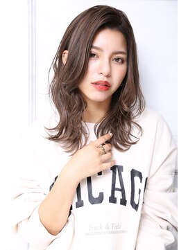 無垢(muku) 大人可愛い２０代３０代４０代小顔こなれミディ 外国人風A1