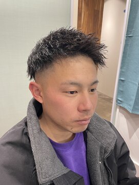 フォーコーナーズカットショップフェイビーズ 名古屋西(FourCornersCutShop favey's) ツイストパーマ【刈り上げ】【メンズカット】【フェード】