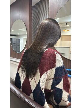 ヴィヴカウンター(VIVE counter) 艶感あるブラウンカラー。