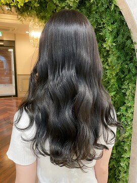 ソワリー 栄(THOiRY) Bluege 透明感♪