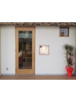 【縮毛矯正リペア認定店】美容全般の高い知識と経験を持つstylistの技術・人柄に魅かれ県外からの支持多数