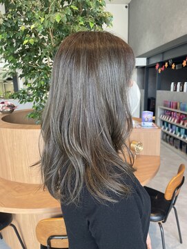 リア(Li’a) ハイライト×アッシュグレージュ