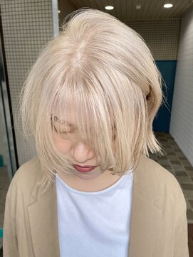 ユー イケブクロ(u Ikebukuro) ホワイトカラー/ダブルカラー/ブリーチ/ブリーチなし