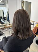 切りっぱなしロブとオリーブベージュ