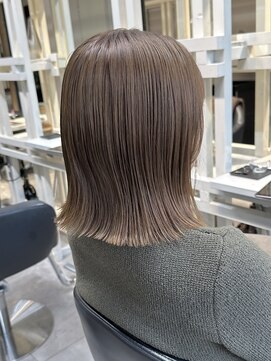 ディーエックス スリー(Dxxxx III) ボブ×ベージュ REI