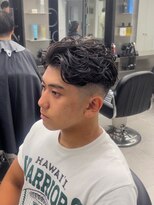 グルーマーズトウキョウ(GROOMER/S TOKYO)&nbsp;ブルーブラックフェザーパーマスパイキーショートサーフカール