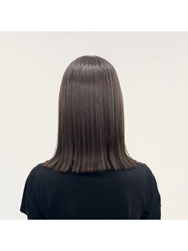 アイビー(ivy) ナチュラルストレート/ロブブラウン