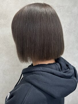 黒髪クラゲヘアーオリーブグレー小顔ココアベージュ