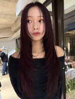 カート バイ デコ(Kurt by DECO)&nbsp;色っぽいのに重くない。透け感レッド×レイヤー