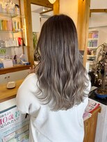ギャラクシー ヘアードレッサーズ(galaxy hairdressers)&nbsp;バレイヤージュグレージュカラー