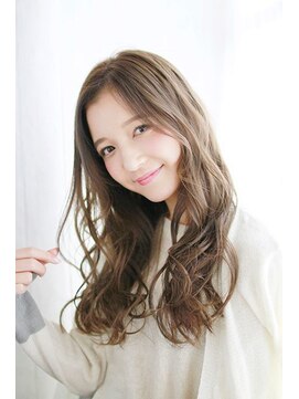 プティルカ ディーシー本店(PutiLuca D.C.) 透け感たっぷりミックスグレージュカール