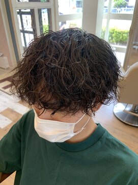 ハグエヴェック(HUG AVEC) 波巻きツイストスパイラルパーマ