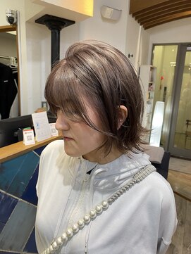 ロア 福岡天神本店(LORE) ベージュカラー