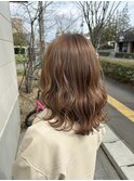 オリーブベージュ