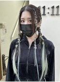 シルバーアクセとエクステを使ったヘアアレンジ