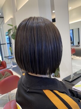 ワーズ インターナショナル(Words international) 切りっぱなしボブ