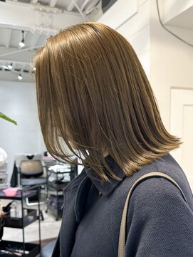 ラレイ ハラジュク(Lalei harajuku) 【白石】ぱつっとボブ/カーキベージュ/赤み消しカラー