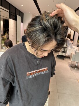 ステア ケース(stair case) 大人メンズセンターパートハイライトグレージュ