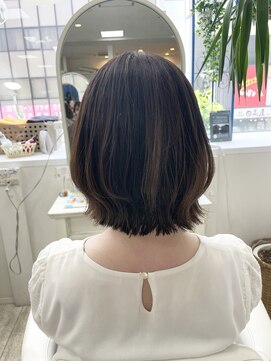 アルターシェリー(aL-ter che'rie) 外ハネスタイル×レイヤー[デザインカラー/レイヤーカット]