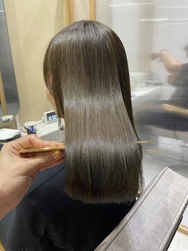 ジーナ サンシャイン通り池袋(Zina) オリーブベージュ　艶髪　髪質改善　zina タナカユウタ