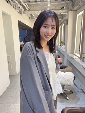 ユニク(uNIQU) レイヤーカット☆20、30、40代人気【髪質改善/レイヤー/韓国】