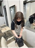 ベージュ