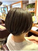 丸みショート/白髪ぼかしハイライト