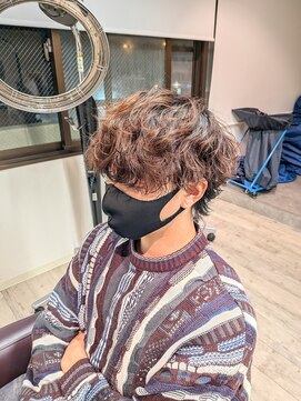 コワファーストナガサキシャンプーボーイ(COIFF1RST NAGASAKI SHAMPOO BOY) ラウンドウルフ×波巻きシャドウパーマ