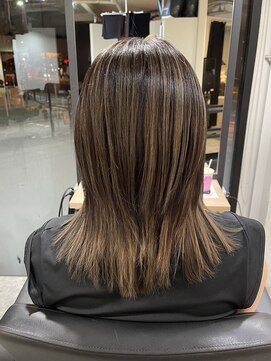 ラフ(LAFF) ウルフカット × バレイヤージュ