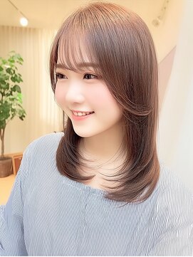 バイエイト(X８) 20代30代40代ミディアム透明感レイヤーボブ