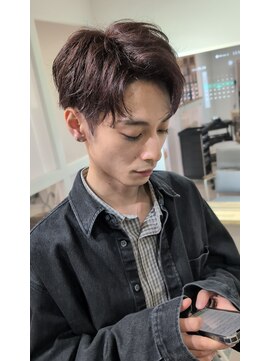 エメヘアデザイン ルイス(Aimer Hair Design Lewis) ボルドー×ショートセンターパート◎