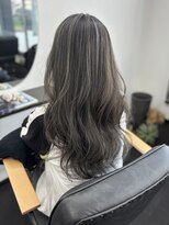 エミタス 柳通り(Emitas.) 和歌山市で人気の白髪ぼかしハイライト