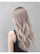 エニル 春日部店(enil)&nbsp;◎ハイトーンシルバーベージュ×ゆるウェーブ×ロングヘア◎