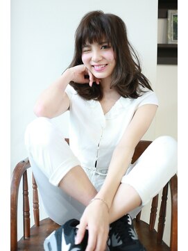 テイラー(Taylor) 【TAYLOR】リラックスカール×ツヤ髪ダークアッシュミディ