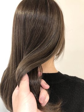 ネイヴィル(navile) シルクベージュ×艶髪ロング