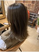 シークレットカラー「ホワイトグレージュ」×外ハネレイヤー