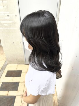 エヴリンアンドペイジ(Evelyn&paige) 艶々暗髪ロングヘア