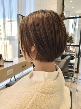 アーロン(aaron) 【サロンワーク】丸みのナチュラルショートボブ。